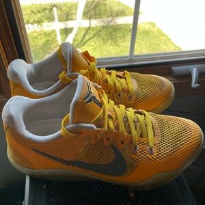 2016 Nike Kobe 11 TB University Gold Used